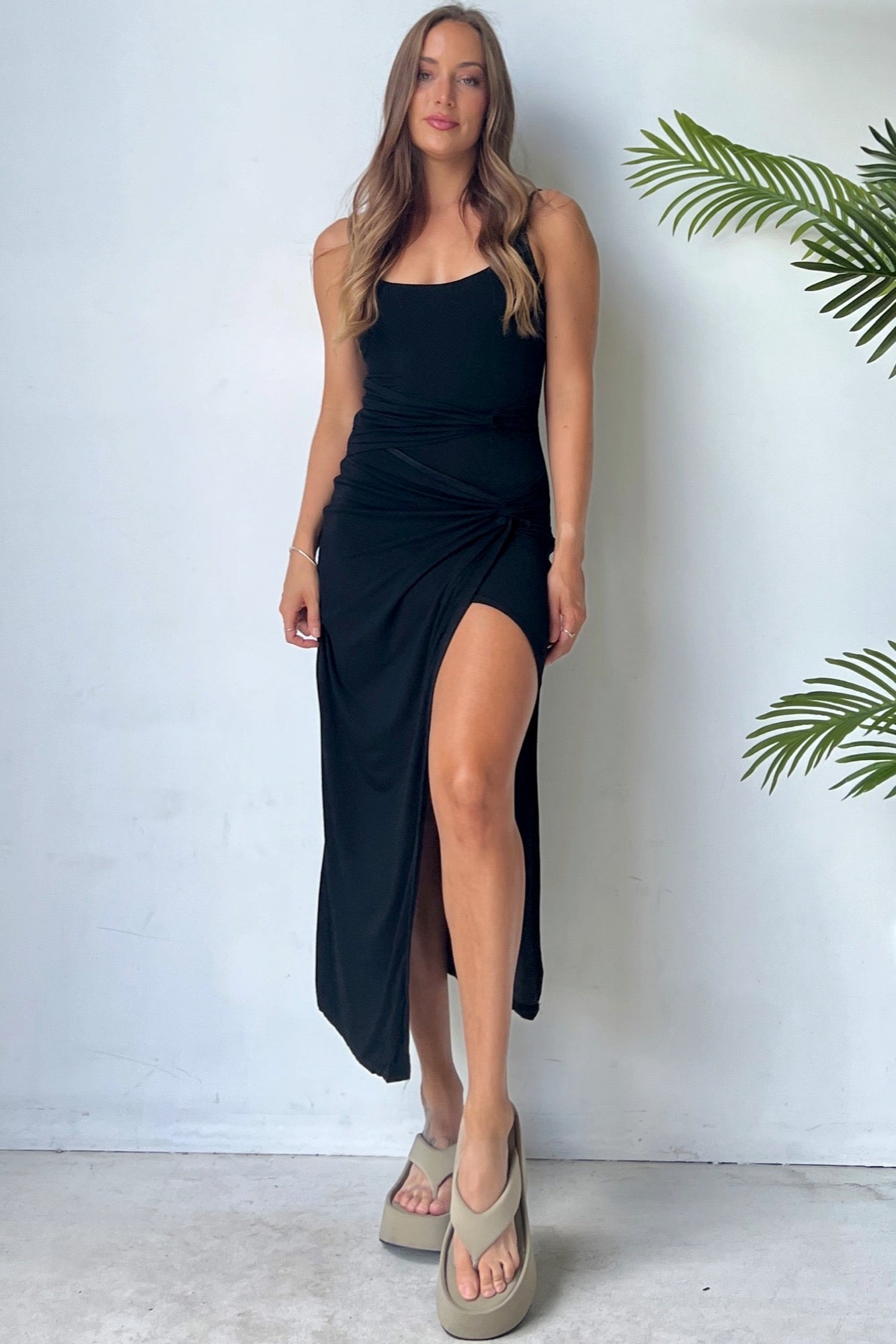 Standing Dress - Black