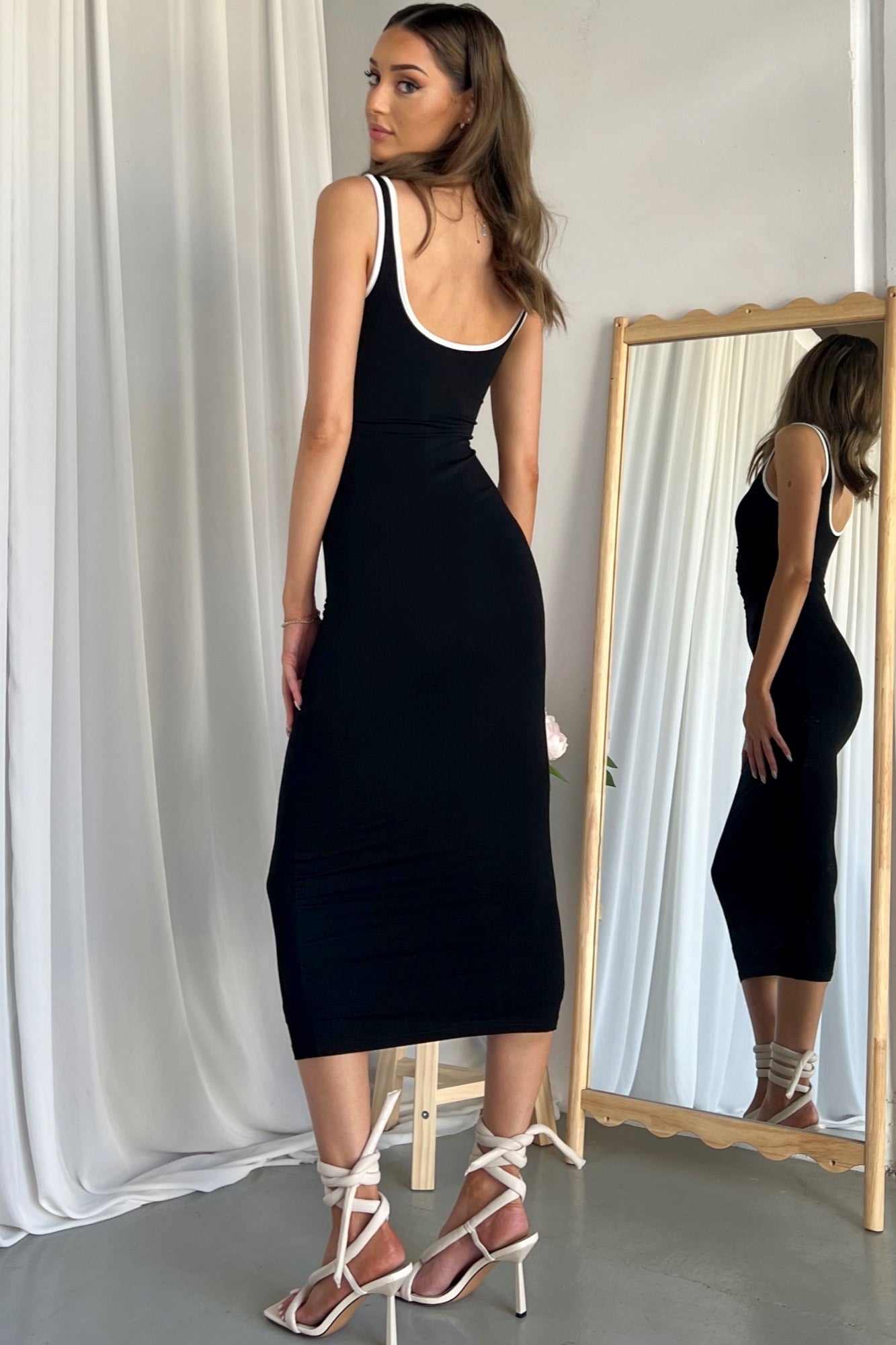 Sarsia Dress - Black
