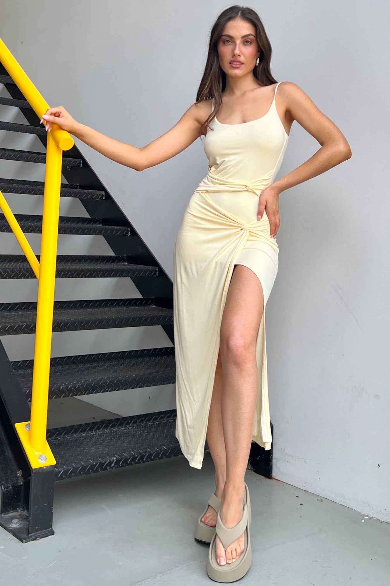 Standing Dress - Lemon